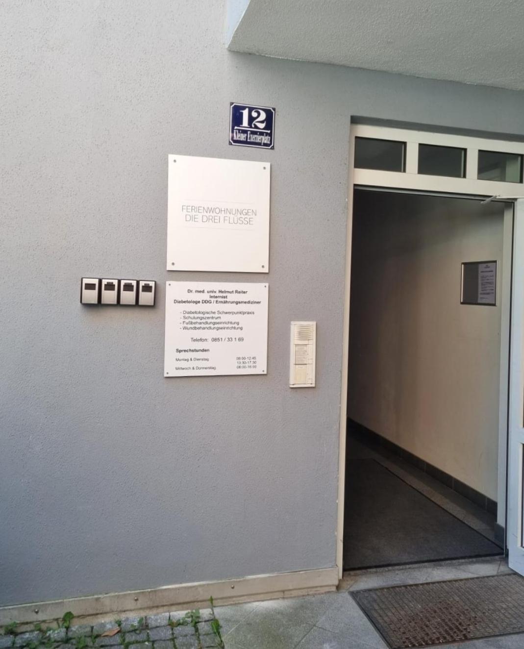 Wohnung Inn - Im Zentrum, Kueche, Parkplatz, Ruhig Gelegen พัสเซา ภายนอก รูปภาพ